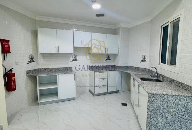 993913 - Property Image 2