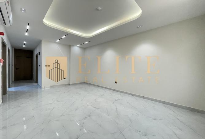 1002758 - Property Image 2