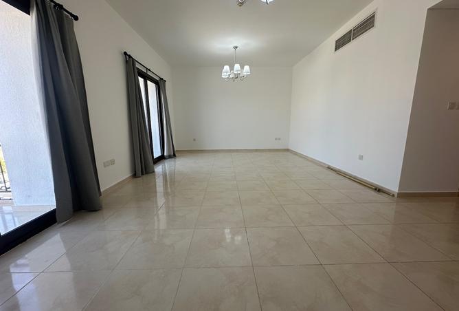 958102 - Property Image 3