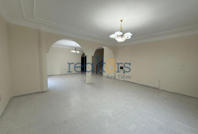 947203 - Property Image 3