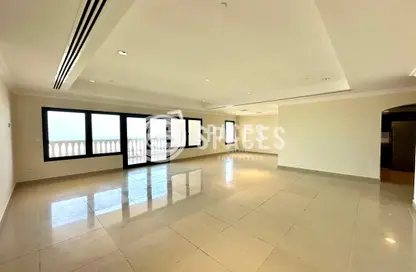 Apartment - 2 Bedrooms - 3 Bathrooms for sale in East Porto Drive - Porto Arabia - The Pearl Island - Doha