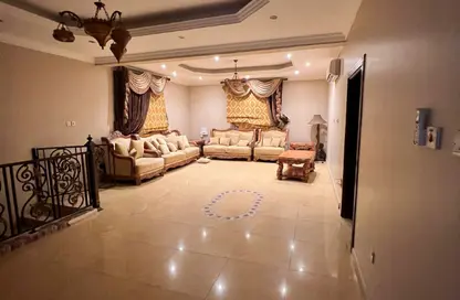 شقة - 4 غرف نوم - 3 حمامات للايجار في شارع عمار بن ياسر - العزيزية - الدوحة
