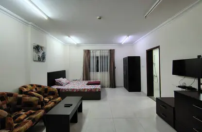 Apartment - Studio - 1 Bathroom for rent in Umm Ghuwailina 4 - Umm Ghuwailina - Doha