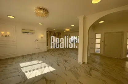 مجمع سكني - 4 غرف نوم - 4 حمامات للايجار في مدينة المواتر - روضة راشد - طريق سلوى - الدوحة