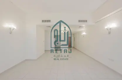 Apartment - 2 Bedrooms - 2 Bathrooms for rent in Barwa Commercial Avenue - Umm Al Seneem - Doha