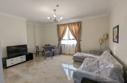 Apartment - 1 Bedroom - 1 Bathroom for rent in Umm Ghuwailina 4 - Umm Ghuwailina - Doha