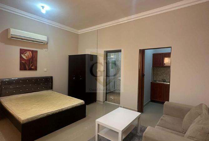 944074 - Property Image 2