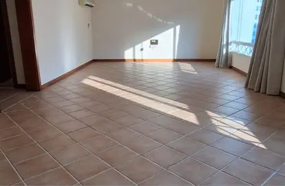 Apartment - 3 Bedrooms - 3 Bathrooms for rent in Thabit Bin Zaid Street - Al Mansoura - Doha