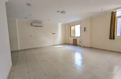 Apartment - 3 Bedrooms - 3 Bathrooms for rent in Al Nasr Street - Al Nasr - Doha