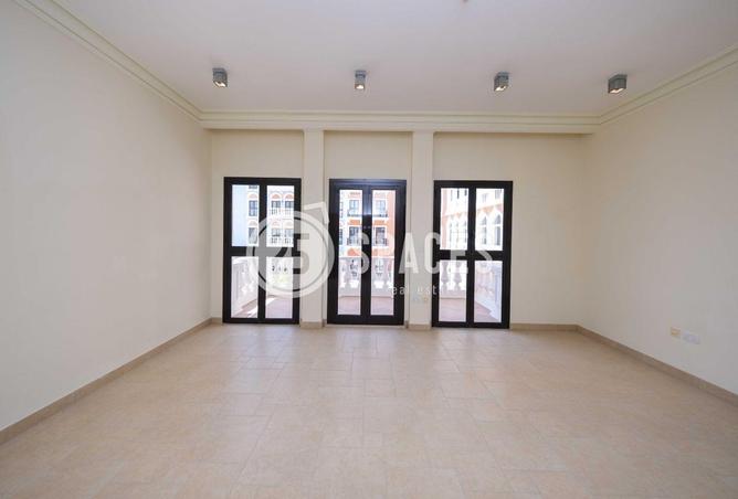 966379 - Property Image 2