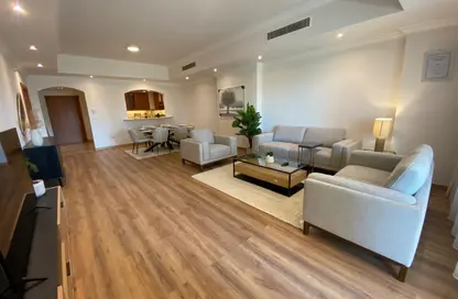 Apartment - 1 Bedroom - 2 Bathrooms for rent in East Porto Drive - Porto Arabia - The Pearl Island - Doha