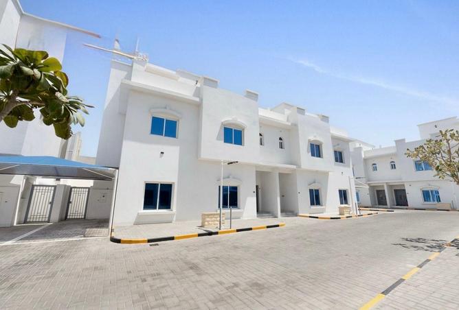 940472 - Property Image 2