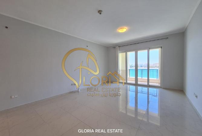 881650 - Property Image 2