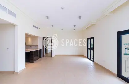 Apartment - 3 Bedrooms - 4 Bathrooms for rent in Carnaval - Qanat Quartier - The Pearl Island - Doha Apartment - 3 Bedrooms - 4 Bathrooms for rent in Carnaval - Qanat Quartier - The Pearl Island - Doha