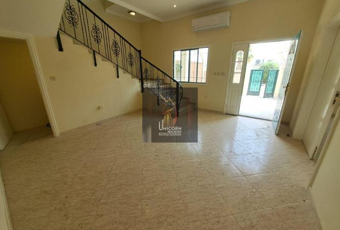 910370 - Property Image 2