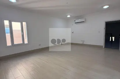 Compound - 1 Bedroom - 1 Bathroom for rent in Omar Bin Abdul Aziz Street - Madinat Khalifa - Doha