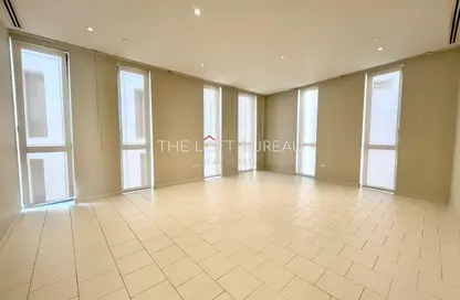 Apartment - 3 Bedrooms - 5 Bathrooms for rent in Wadi 2 - Wadi - Msheireb Downtown Doha - Doha