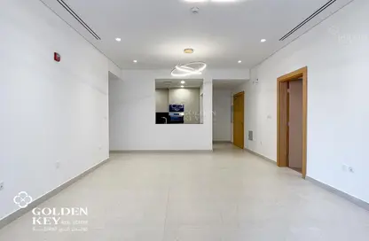 Apartment - 2 Bedrooms - 3 Bathrooms for rent in Viva East - Viva Bahriyah - The Pearl Island - Doha