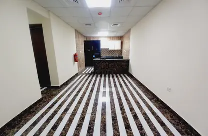Apartment - 2 Bedrooms - 2 Bathrooms for rent in Thabit Bin Zaid Street - Al Mansoura - Doha