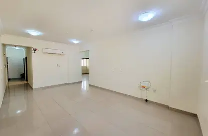 Apartment - 2 Bedrooms - 2 Bathrooms for rent in Quraish Street - Umm Ghuwailina - Doha