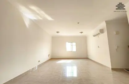 شقة - 3 غرف نوم - 2 حمامات للايجار في شارع الجزيره - فريج بن محمود الشمالي - فريج بن محمود - الدوحة