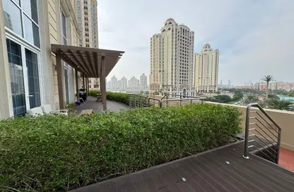 شقة - 2 غرف نوم - 3 حمامات للايجار في حدائق فلورستا - حدائق فلورستا - جزيرة اللؤلؤة - الدوحة