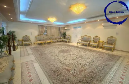 فيلا - 8 غرف نوم - 8 حمامات للبيع في شارع الوعب - الوعب - الدوحة