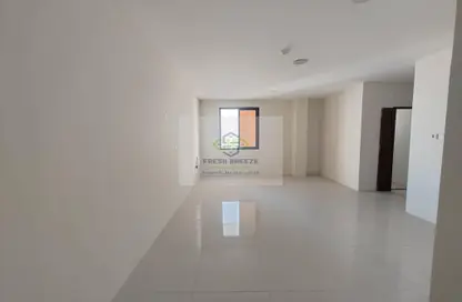 شقة - 3 غرف نوم - 2 حمامات للايجار في شارع المطار القديم - طريق المطار القديم - الدوحة