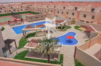 مجمع سكني - 4 غرف نوم - 5 حمامات للايجار في واي فيلدج - ابو سدرة - الريان - الدوحة