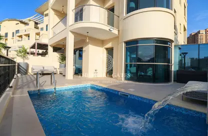 Townhouse - 3 Bedrooms - 5 Bathrooms for rent in Hilton Doha The Pearl Residences - Abraj Quartiers - The Pearl Island - Doha