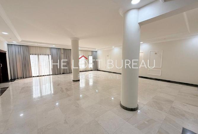 985942 - Property Image 2