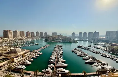 شقة - 2 غرف نوم - 3 حمامات للايجار في طريق بورتو الغربي - بورتو أرابيا - جزيرة اللؤلؤة - الدوحة