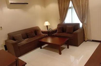 Apartment - 2 Bedrooms - 1 Bathroom for rent in Ibn Asakir Street - Najma - Doha