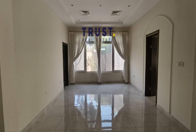 988561 - Property Image 2