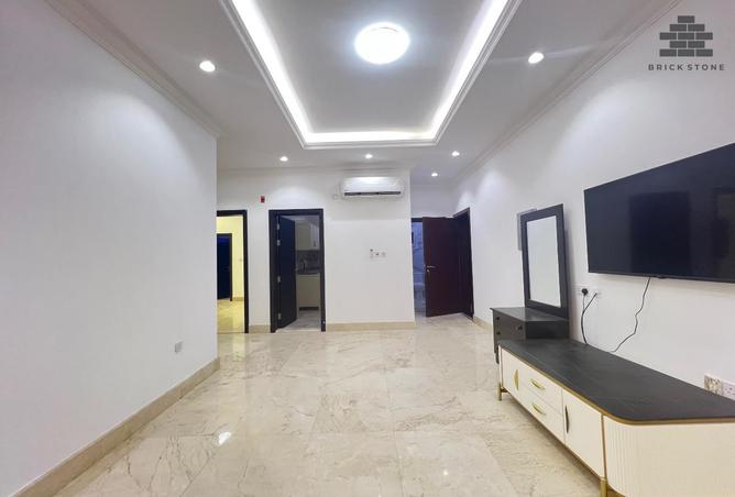932805 - Property Image 2