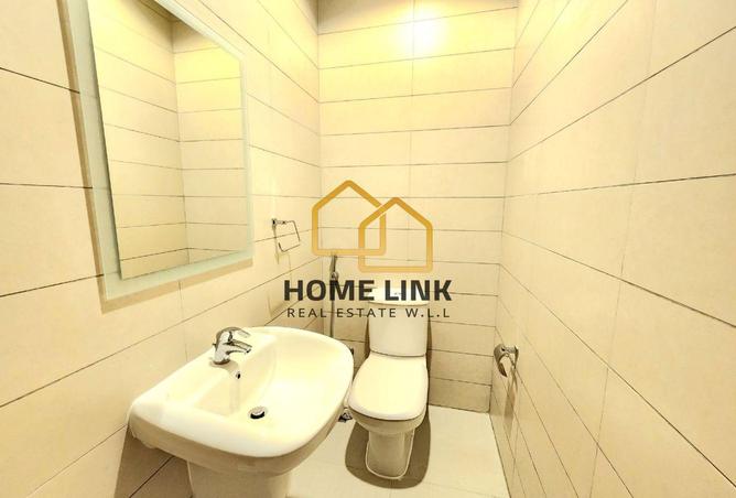 982121 - Property Image 3