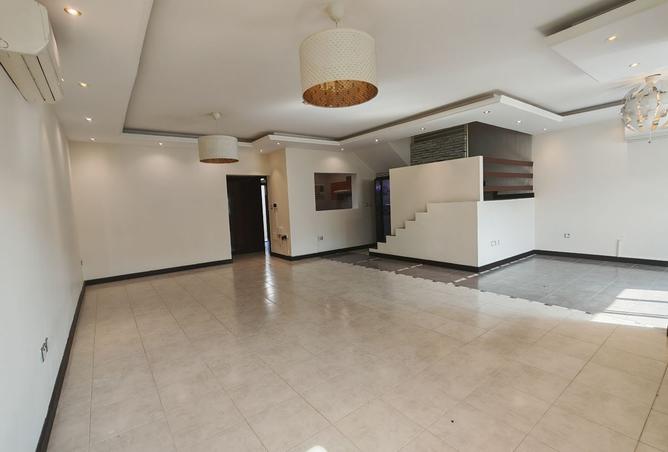 975244 - Property Main Image