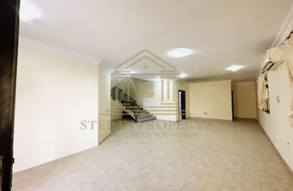 فيلا - 7 غرف نوم - 4 حمامات للايجار في شارع الوعب - الوعب - الدوحة