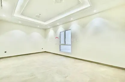 Apartment - 2 Bedrooms - 2 Bathrooms for rent in Al Nasr Street - Al Nasr - Doha