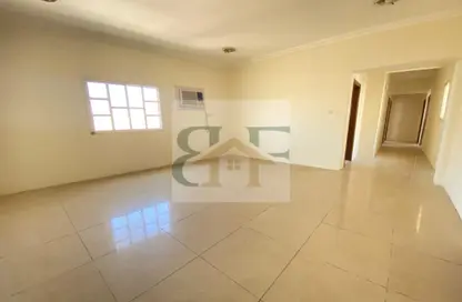 Apartment - 3 Bedrooms - 2 Bathrooms for rent in Bin Omran 35 - Fereej Bin Omran - Doha
