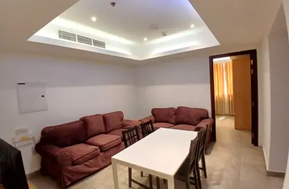 Apartment - 2 Bedrooms - 1 Bathroom for rent in Al Doha Plaza - Al Sadd - Al Sadd - Doha