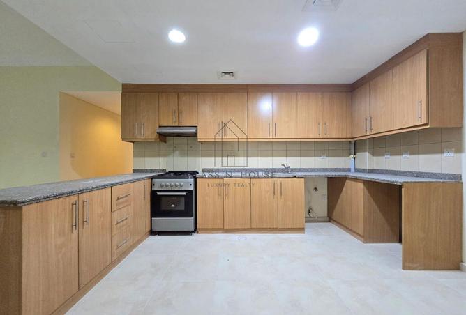 983815 - Property Image 3