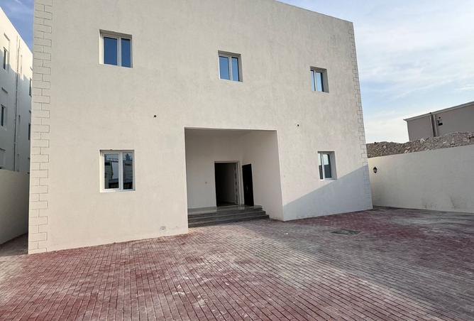 987602 - Property Main Image