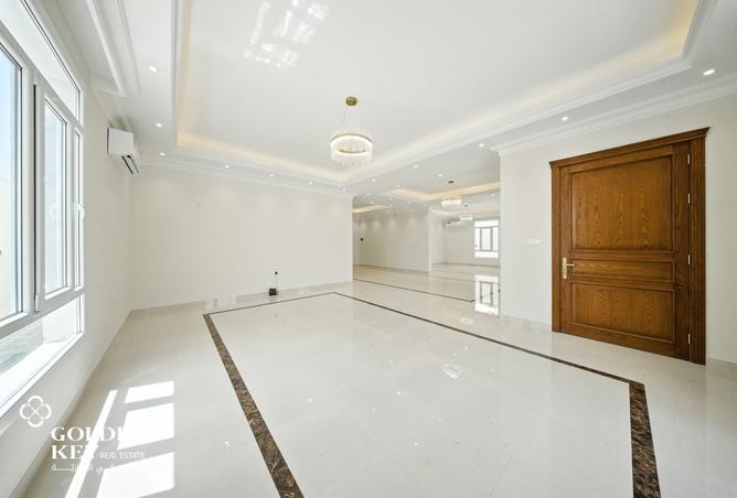 926518 - Property Image 3