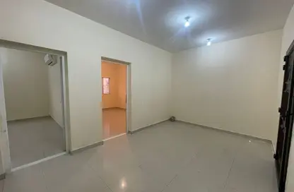 Apartment - 2 Bedrooms - 1 Bathroom for rent in Umm Al Seneem Street - Ain Khaled - Doha Apartment - 2 Bedrooms - 1 Bathroom for rent in Umm Al Seneem Street - Ain Khaled - Doha