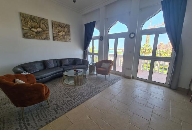 979563 - Property Image 2