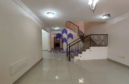 مجمع سكني - 5 غرف نوم - 5 حمامات للايجار في الغرافة - الغرافة - الدوحة