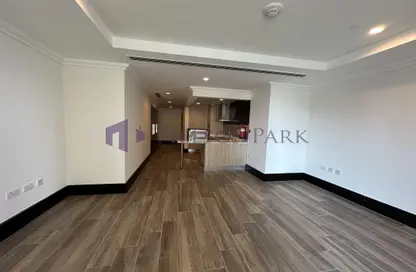 Apartment - Studio - 1 Bathroom for rent in Viva Central - Viva Bahriyah - The Pearl Island - Doha
