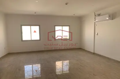 صورة لـ غرفة فارغة شقة - غرفة نوم - 1 حمام للايجار في شارع السد - السد - الدوحة ، صورة رقم 1