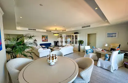 Apartment - 3 Bedrooms - 4 Bathrooms for sale in Tower 4 - Porto Arabia - The Pearl Island - Doha